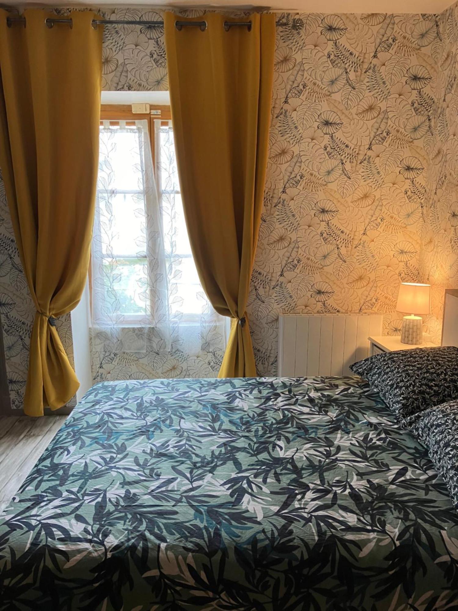 Charmante Maison En Pierres Precy-le-Sec Kültér fotó