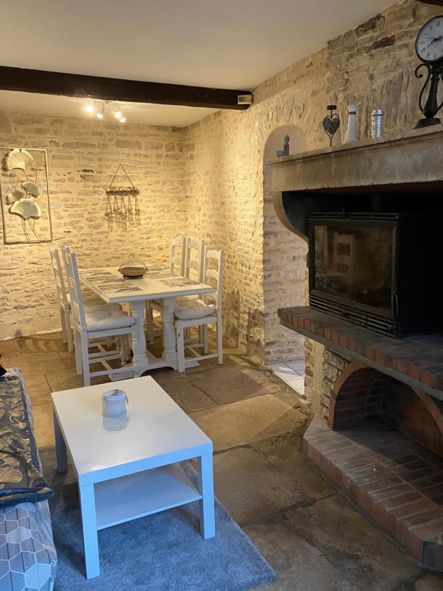 Charmante Maison En Pierres Precy-le-Sec Kültér fotó