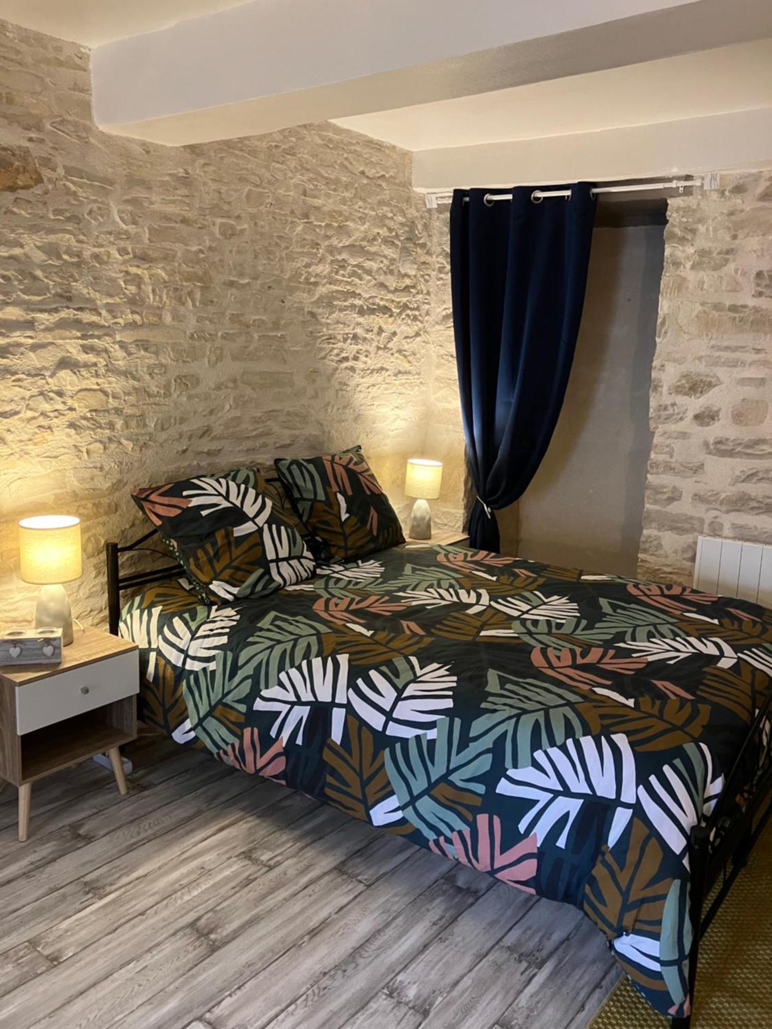Charmante Maison En Pierres Precy-le-Sec Kültér fotó