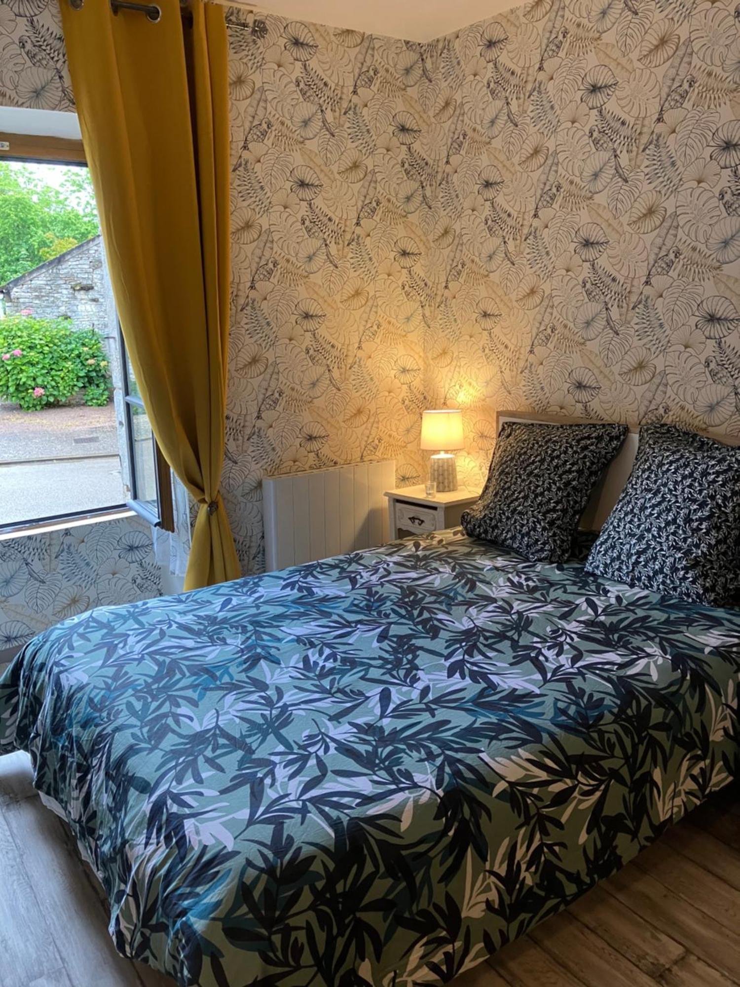 Charmante Maison En Pierres Precy-le-Sec Kültér fotó